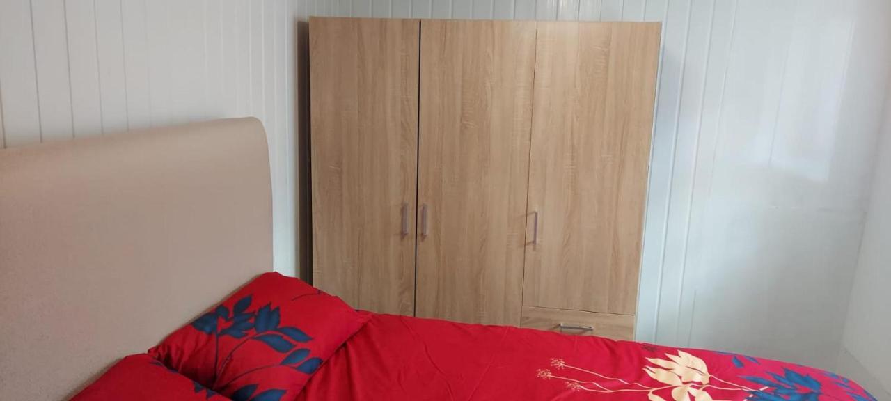 Lovely 3-Bed Apartment In Parkgate Rotherham Exterior foto